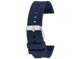Czarna matowa klamra ze stali nierdzewnej z logo Tommy Hilfiger przy czarnym pasku skórzanym 21 mm.